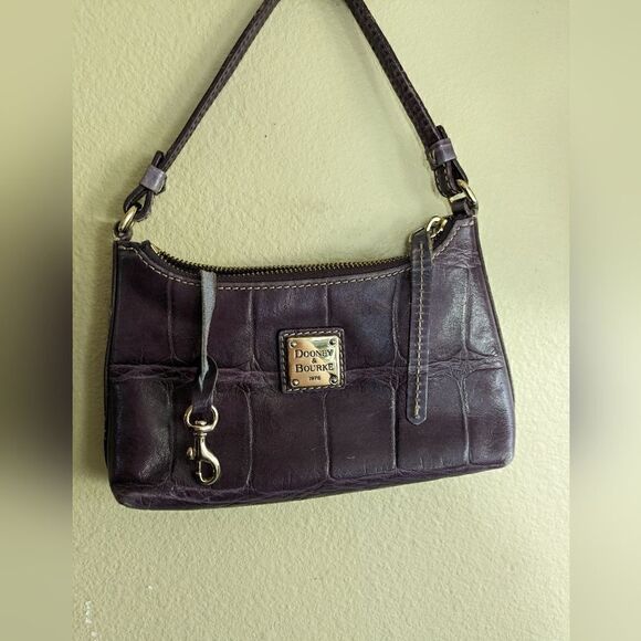 Dooney and Bourke Alligator Print small handbag - Picture 3 of 10